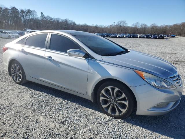 5NPEC4AB9DH795868 - 2013 HYUNDAI SONATA SE SILVER photo 4