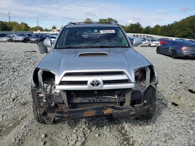 JTEBU14R850075110 - 2005 TOYOTA 4RUNNER SR5 银色 照片 5