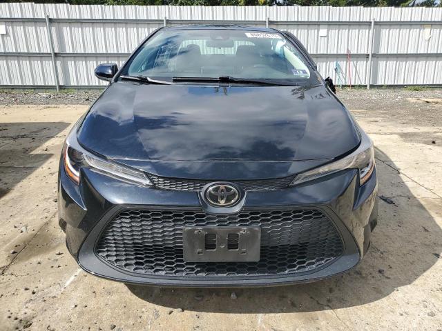 5YFHPRAEXLP033708 - 2020 TOYOTA COROLLA LE Schwarz Foto 5