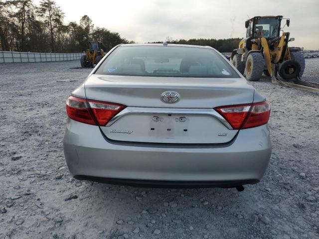 4T4BF1FK9FR463862 - 2015 TOYOTA CAMRY LE SILVER photo 6