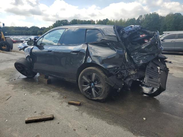 WB523CF09SCS24132 - 2025 BMW IX XDRIVE50 GRAY photo 2