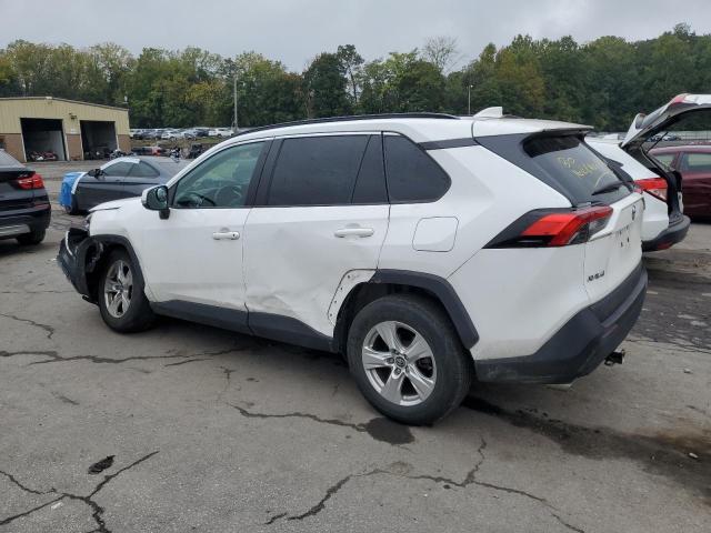 2T3P1RFV4MC149176 - 2021 TOYOTA RAV4 XLE WHITE photo 2