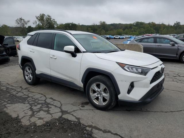 2T3P1RFV4MC149176 - 2021 TOYOTA RAV4 XLE WHITE photo 4