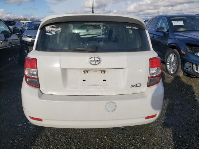 JTKKU4B46C1023357 - 2012 TOYOTA SCION XD WHITE photo 6