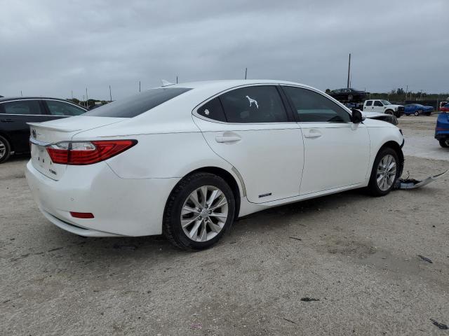 JTHBW1GG4D2008532 - 2013 LEXUS ES 300H WHITE photo 3