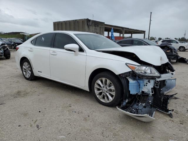 JTHBW1GG4D2008532 - 2013 LEXUS ES 300H WHITE photo 4