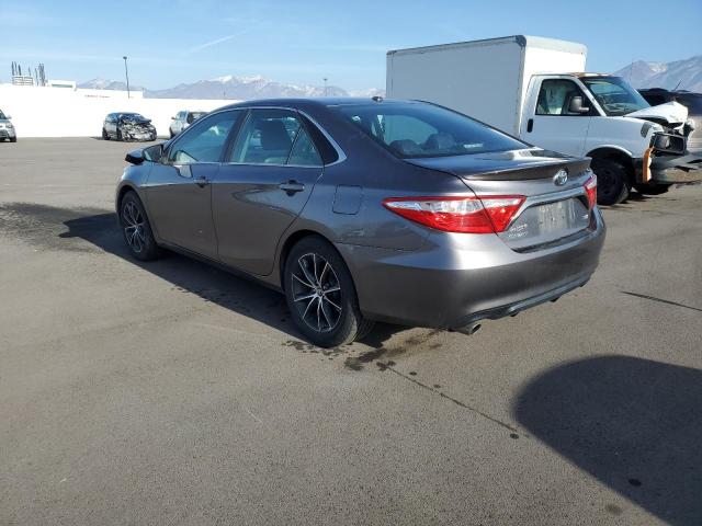 4T1BK1FK8GU569596 - 2016 TOYOTA CAMRY XSE GRAY photo 2