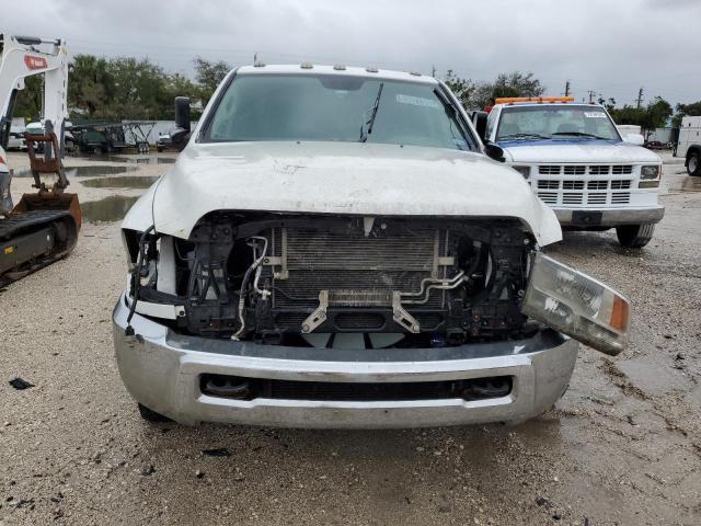 3C7WRTCL7JG286985 - 2018 RAM 3500 WHITE photo 5