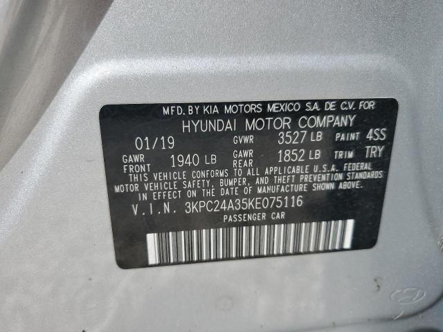 3KPC24A35KE075116 - 2019 HYUNDAI ACCENT SE فضي صورة 12