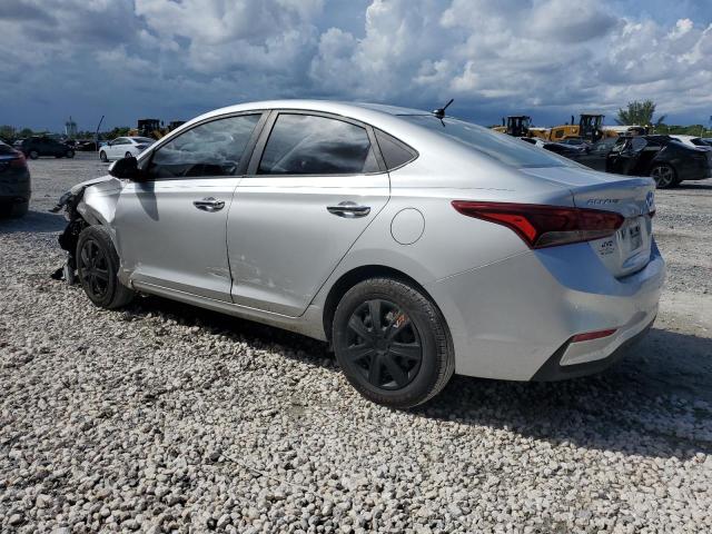 3KPC24A35KE075116 - 2019 HYUNDAI ACCENT SE فضي صورة 2
