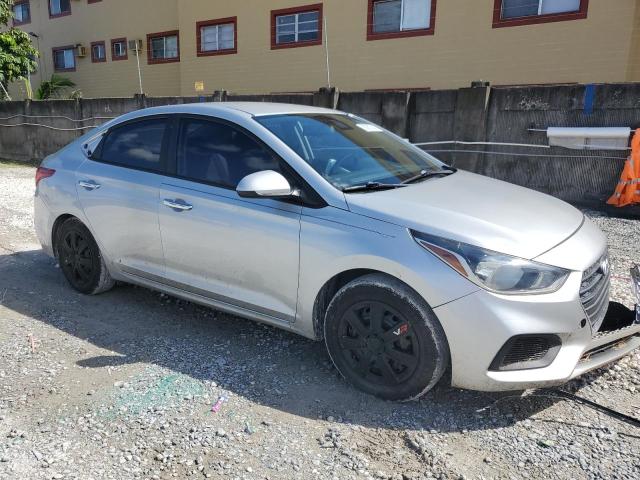 3KPC24A35KE075116 - 2019 HYUNDAI ACCENT SE فضي صورة 4