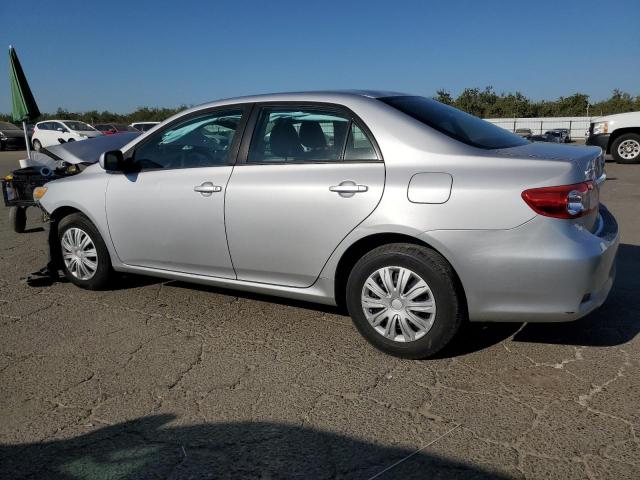 2T1BU4EEXBC586613 - 2011 TOYOTA COROLLA BASE SILVER photo 2