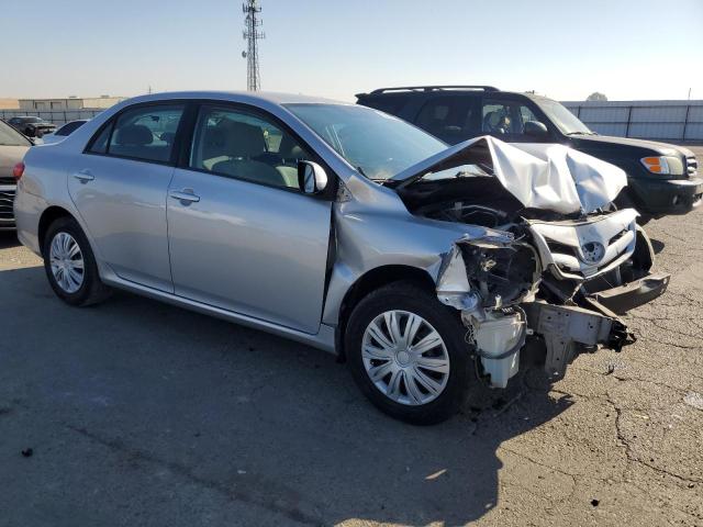 2T1BU4EEXBC586613 - 2011 TOYOTA COROLLA BASE SILVER photo 4