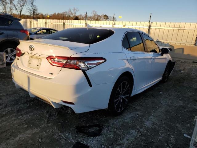 4T1G11AK8LU922266 - 2020 TOYOTA CAMRY SE WHITE photo 3