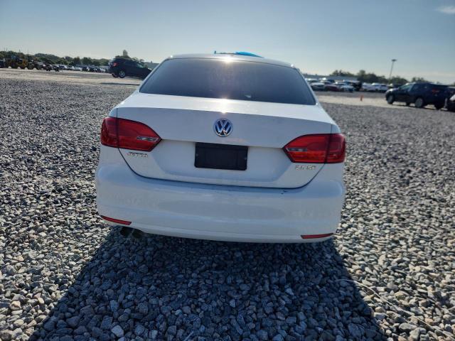 3VWDP7AJ9DM400930 - 2013 VOLKSWAGEN JETTA SE WHITE photo 6