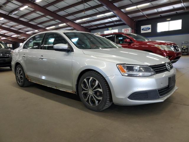 3VWDP7AJ2DM446700 - 2013 VOLKSWAGEN JETTA SE 银色 照片 4