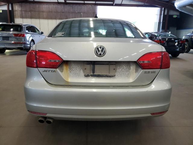 3VWDP7AJ2DM446700 - 2013 VOLKSWAGEN JETTA SE 银色 照片 6