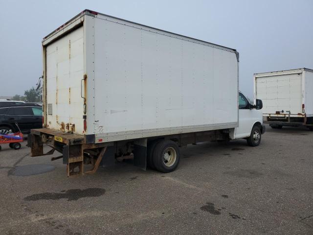 1GB3G4BGXD1113355 - 2013 CHEVROLET EXPRESS G3 WHITE photo 3