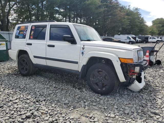 1J8HG48K16C238399 - 2006 JEEP COMMANDER WHITE photo 4