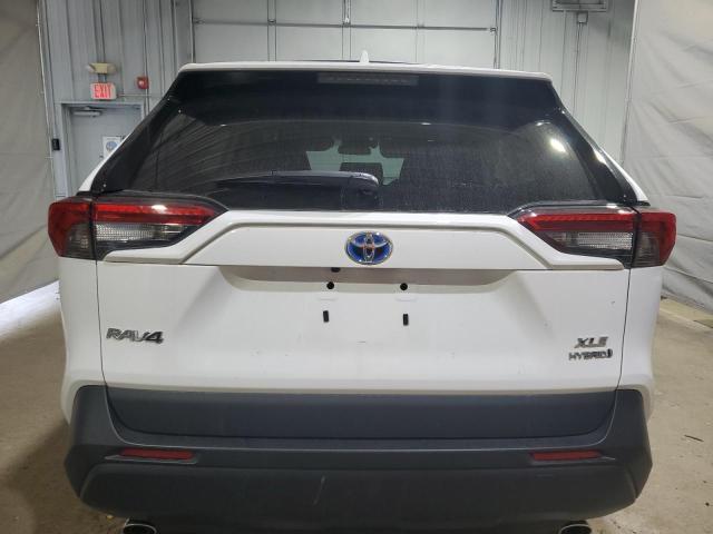 2T3RWRFV2MW112779 - 2021 TOYOTA RAV4 XLE WHITE photo 6