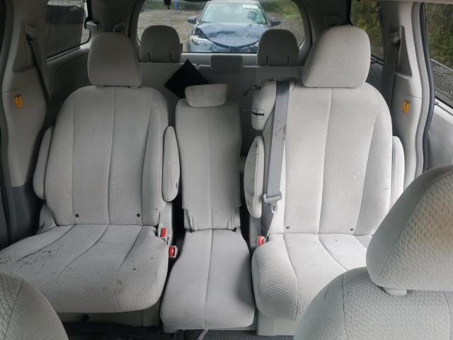 5TDKK3DC1DS297906 - 2013 TOYOTA SIENNA LE SILVER photo 10