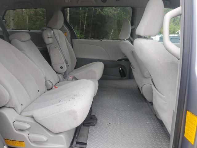 5TDKK3DC1DS297906 - 2013 TOYOTA SIENNA LE SILVER photo 11