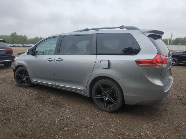 5TDKK3DC1DS297906 - 2013 TOYOTA SIENNA LE SILVER photo 2