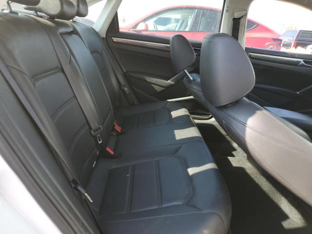 1VWBT7A30HC083065 - 2017 VOLKSWAGEN PASSAT SE WHITE photo 10