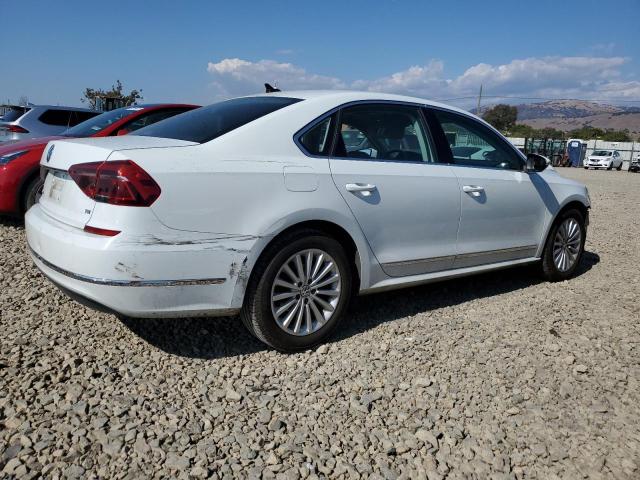 1VWBT7A30HC083065 - 2017 VOLKSWAGEN PASSAT SE WHITE photo 3