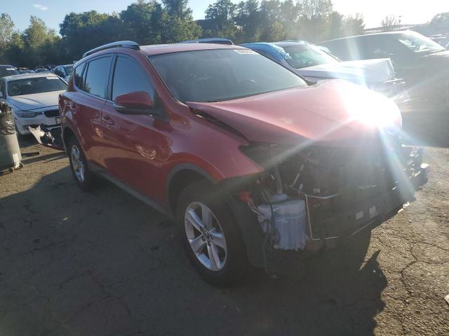 JTMRFREV3FD169722 - 2015 TOYOTA RAV4 XLE RED photo 4