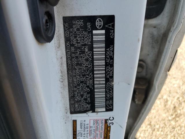 JTDBE32K153019043 - 2005 TOYOTA CAMRY LE WHITE photo 12