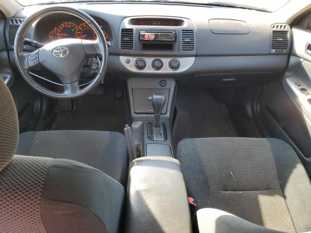 JTDBE32K153019043 - 2005 TOYOTA CAMRY LE WHITE photo 8