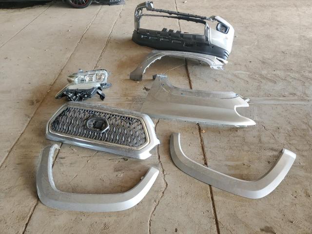 3TMAZ5CN2KM111678 - 2019 TOYOTA TACOMA DOUBLE CAB ვერცხლისფერი ფოტო 12