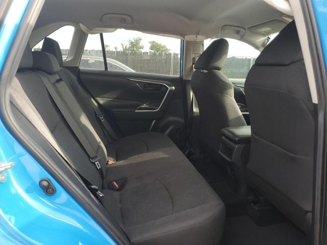 2T3H1RFV5KW011436 - 2019 TOYOTA RAV4 LE Blau Foto 11