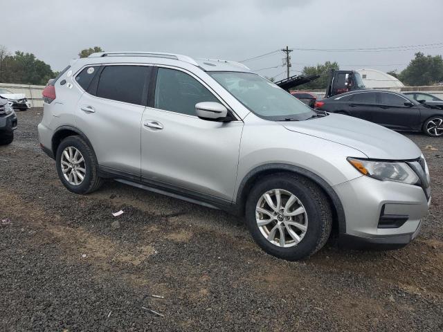 KNMAT2MT6JP506582 - 2018 NISSAN ROGUE S SILVER photo 4