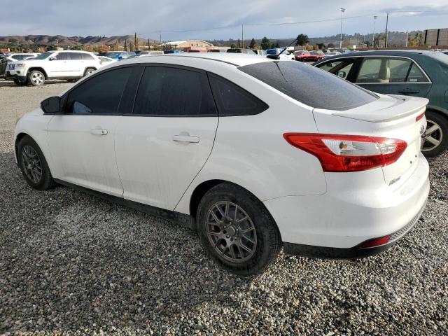 1FAHP3E21CL417940 - 2012 FORD FOCUS S WHITE photo 2