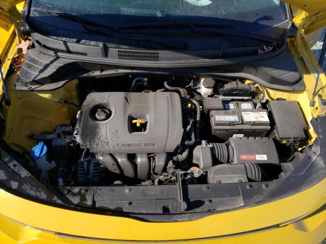 KNDJ23AU8L7047239 - 2020 KIA SOUL LX YELLOW photo 12