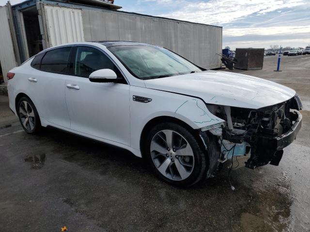 5XXGT4L36KG371362 - 2019 KIA OPTIMA LX WHITE photo 4