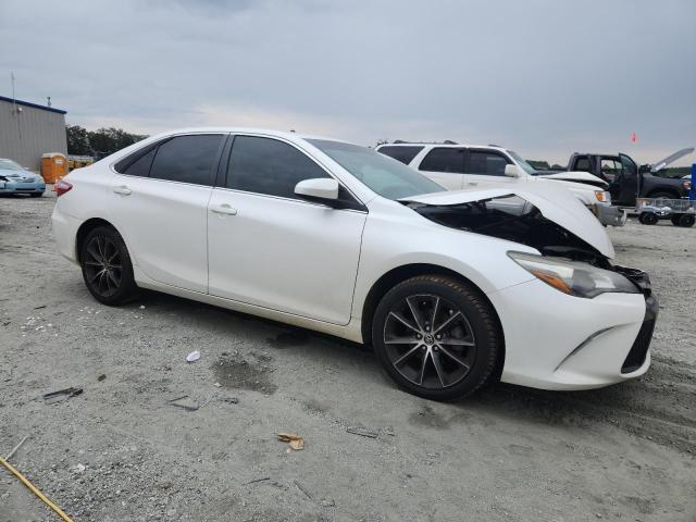 4T1BF1FK6FU917981 - 2015 TOYOTA CAMRY LE 白色 照片 4
