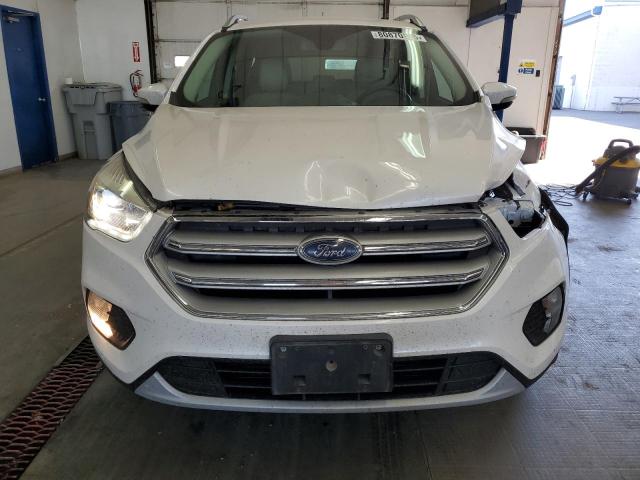 1FMCU9J9XJUB74781 - 2018 FORD ESCAPE TITANIUM თეთრი ფოტო 5