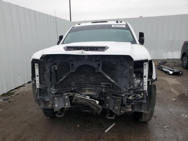 1GD42VCYXJF234375 - 2018 GMC SIERRA K3500 WHITE photo 5