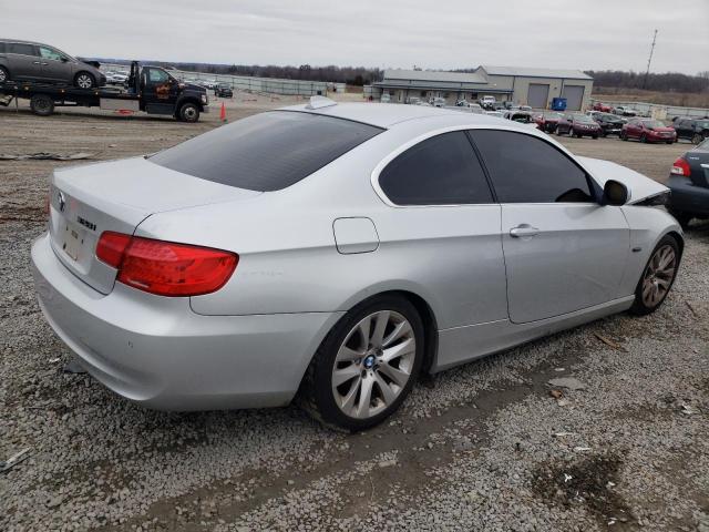 WBAKE3C53DE771576 - 2013 BMW 328 I SILVER photo 3