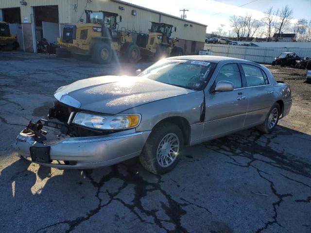 1LNHM82W01Y706925 - 2001 LINCOLN TOWN CAR SIGNATURE BEIGE photo 1