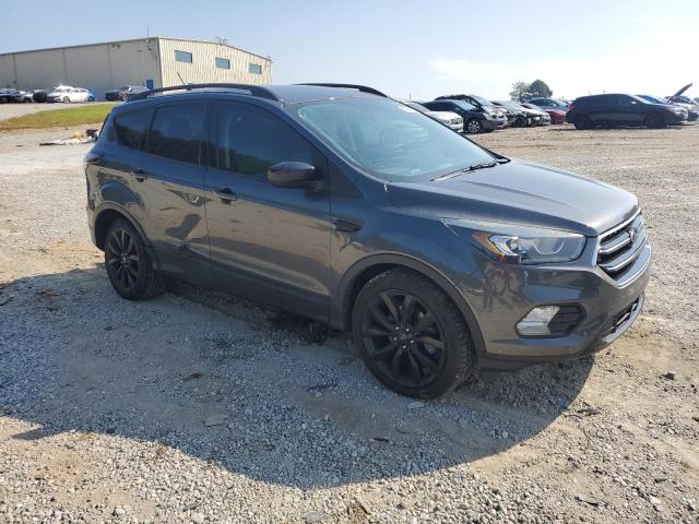 1FMCU0GD5JUA60548 - 2018 FORD ESCAPE SE Сұр фото 4