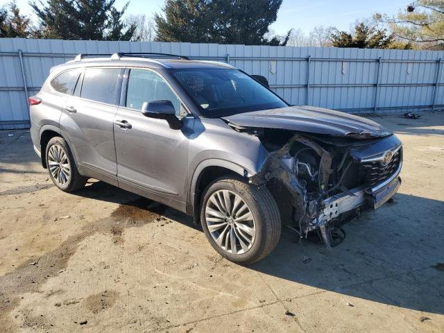 5TDFZRBHXMS076609 - 2021 TOYOTA HIGHLANDER PLATINUM GRAY photo 4