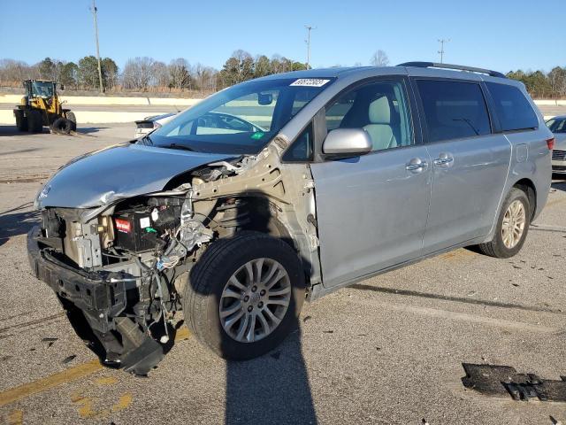 5TDYK3DC6FS534595 - 2015 TOYOTA SIENNA XLE SILVER photo 1