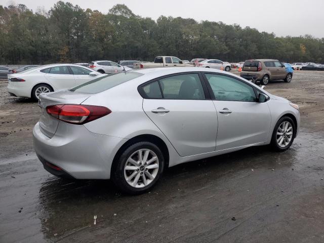 3KPFL4A78HE014218 - 2017 KIA FORTE LX SILVER photo 3