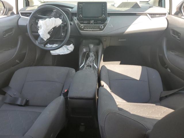 5YFEPMAE3NP299161 - 2022 TOYOTA COROLLA LE 银色 照片 8