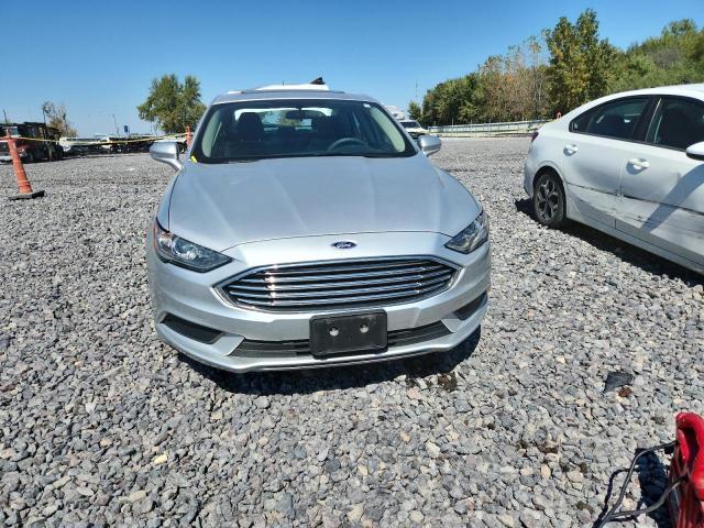 3FA6P0H74HR321192 - 2017 FORD FUSION SE SILVER photo 5