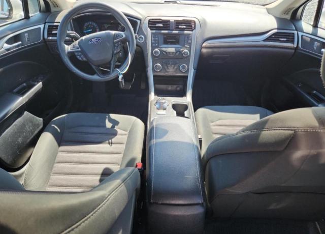 3FA6P0H74HR321192 - 2017 FORD FUSION SE SILVER photo 8